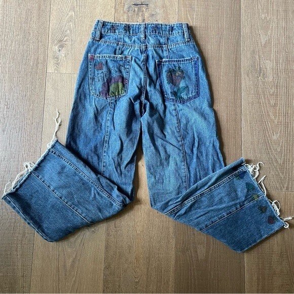 Women's Blue Jeans with Embroidered Pockets - Picture 3 of 14